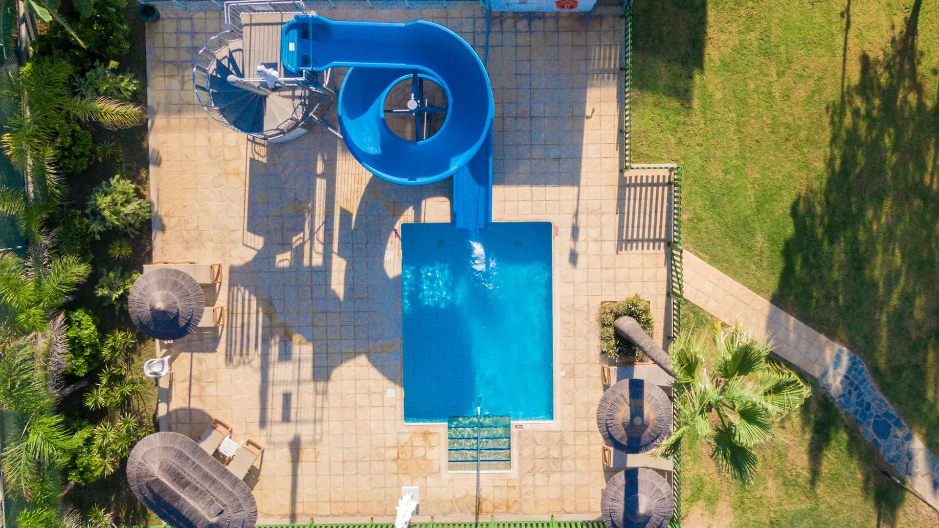 Golden Bay Beach Hotel Larnaca Resort