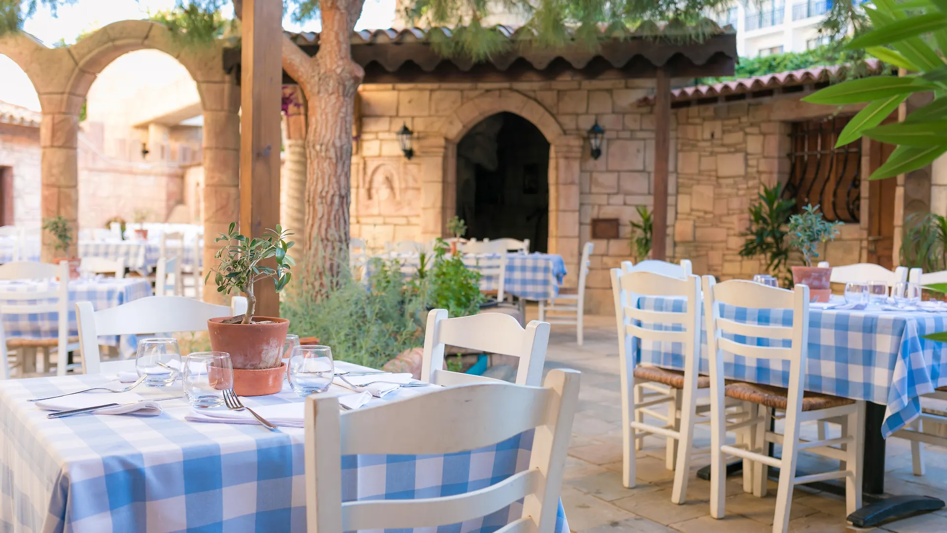 Golden Bay Beach Hotel Larnaca 5*,  Cyprus