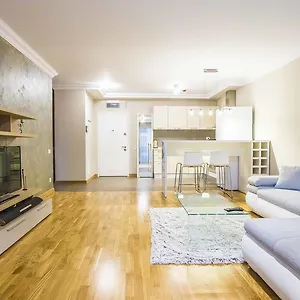 דירה Incity Premium Garden Stay-Central Apartments &Private Terrace בוקרשט