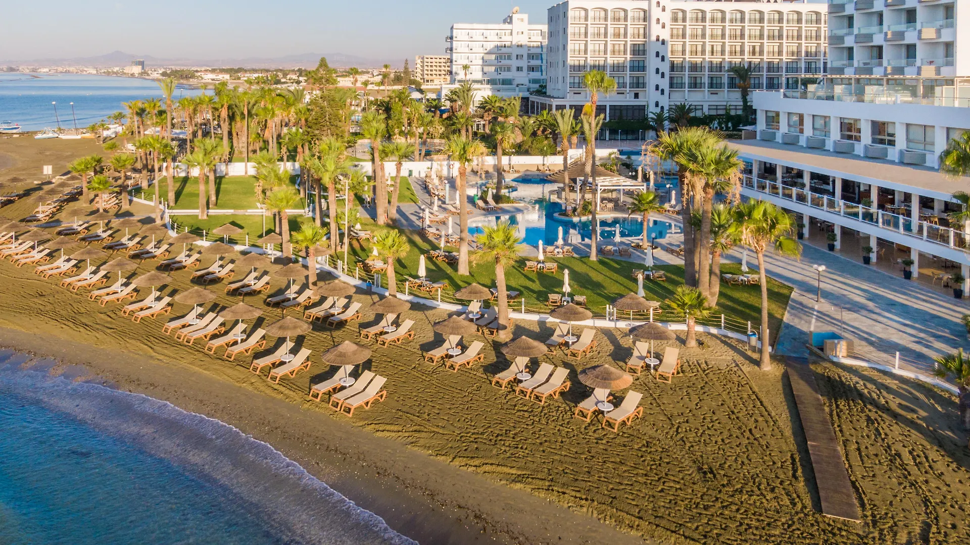 Rezort Golden Bay Beach Hotel Larnaca