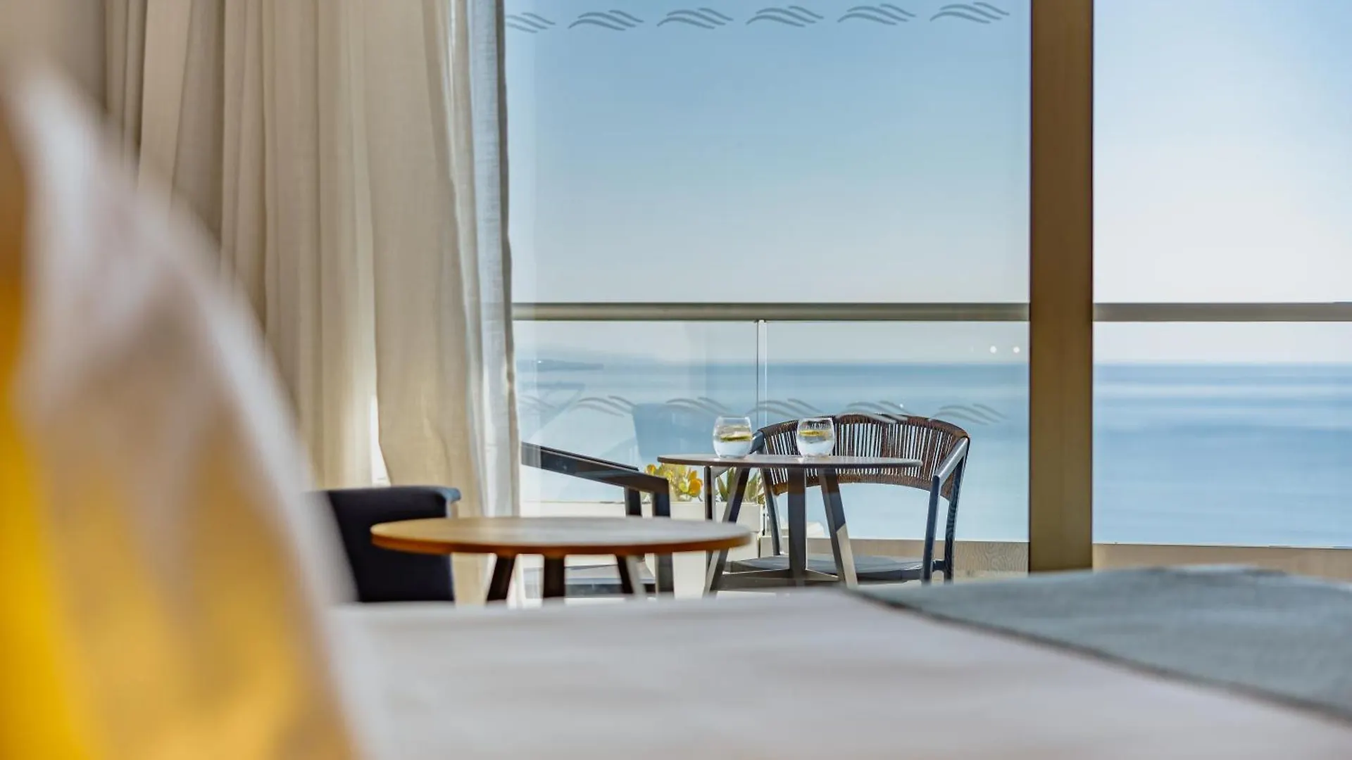 Rezort Golden Bay Beach Hotel Larnaca
