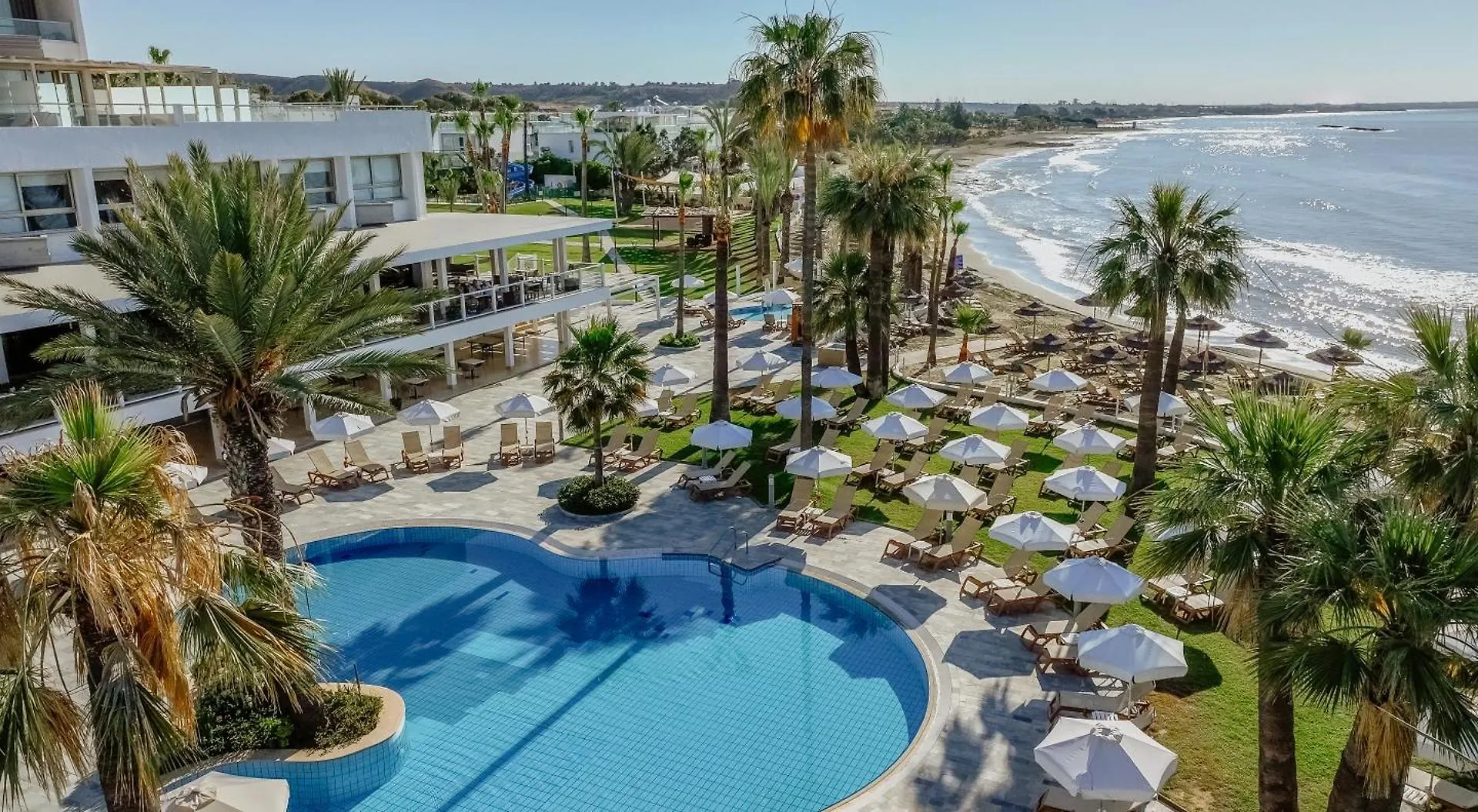 ***** Rezort Golden Bay Beach Hotel Larnaca Kypr