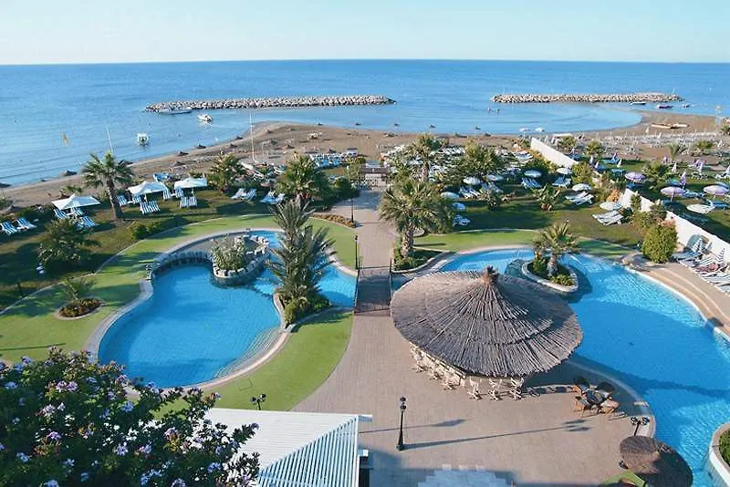 Golden Bay Beach Hotel Larnaca 5*,