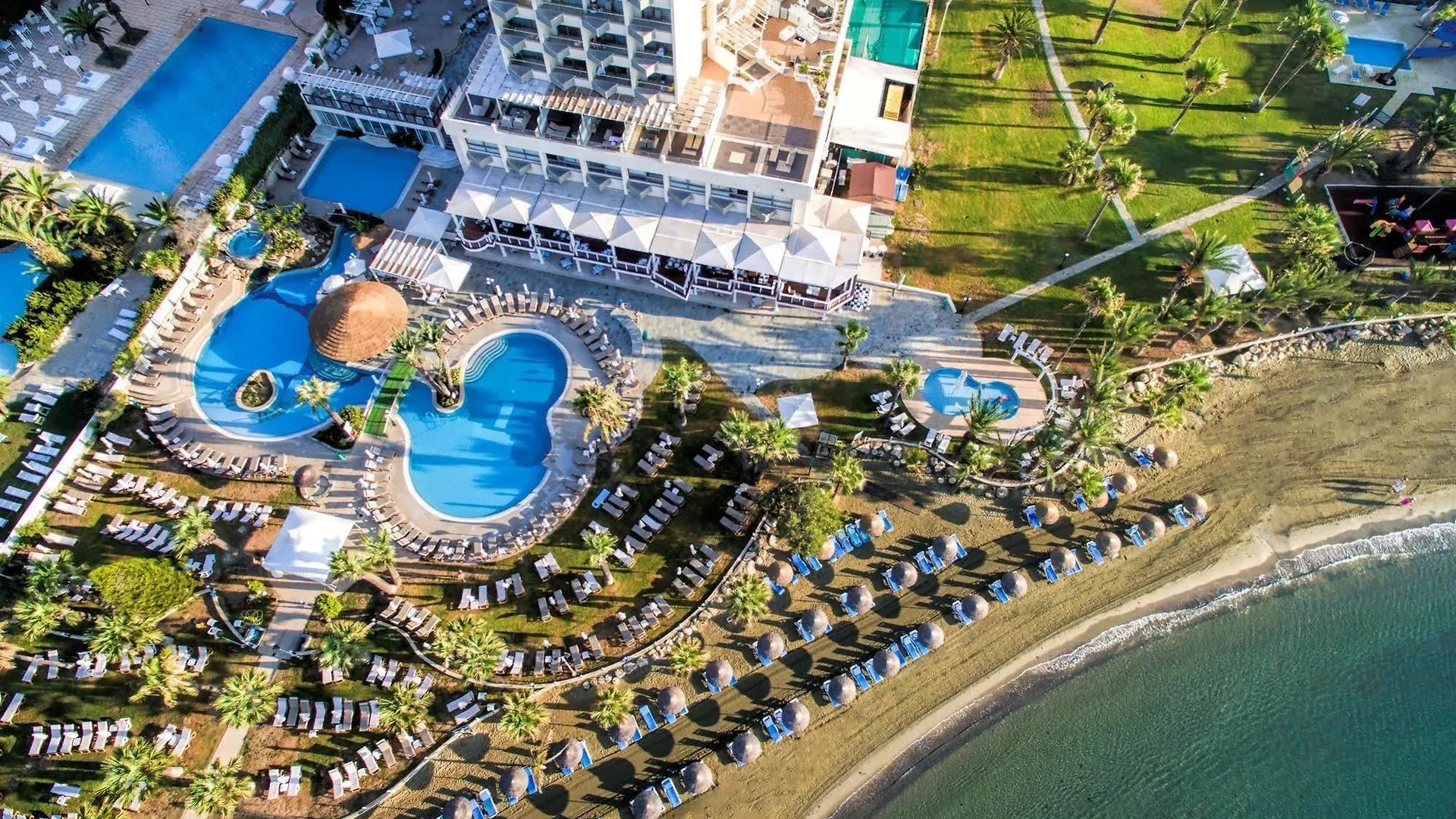 Golden Bay Beach Hotel Larnaca 5*,